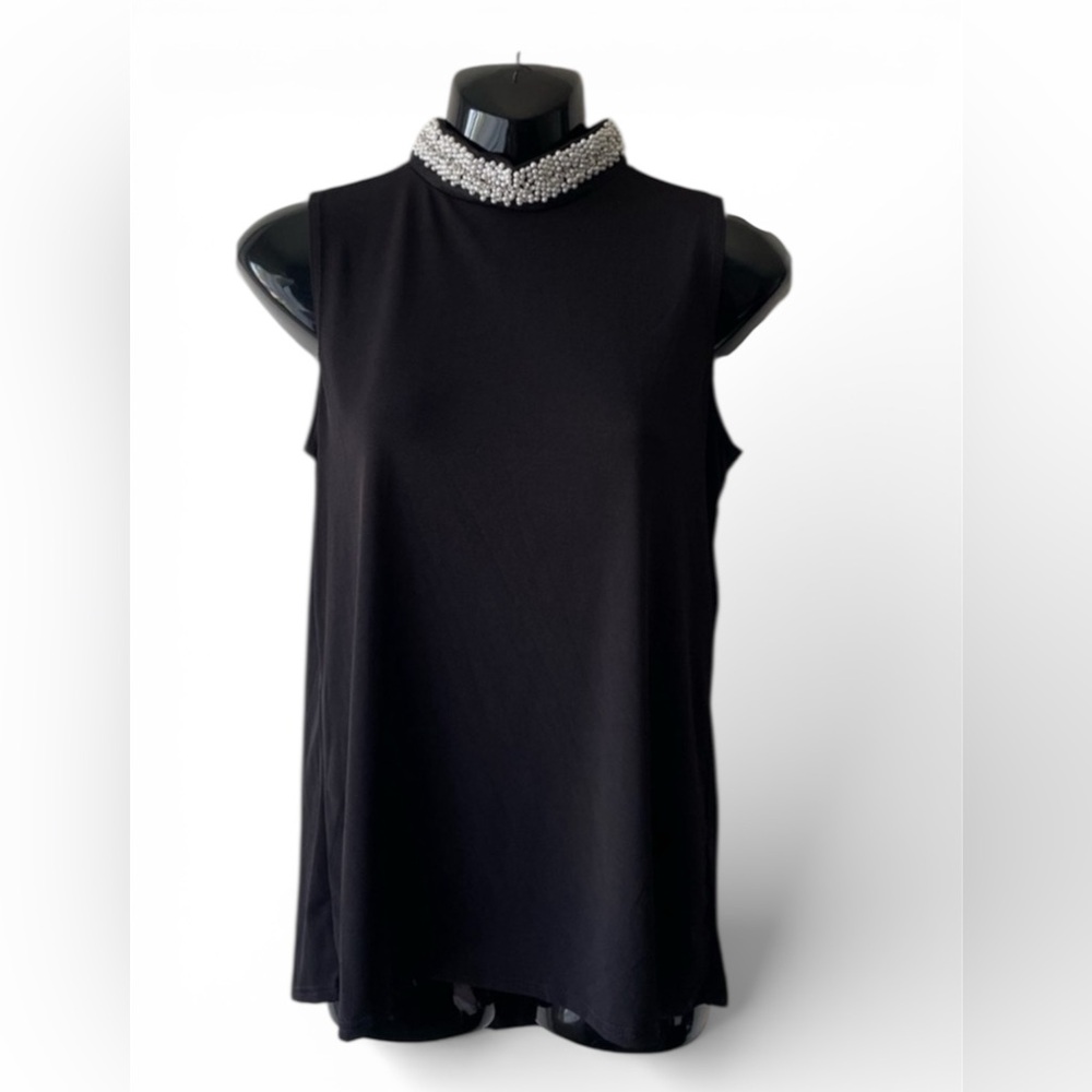 Discreet dressy top